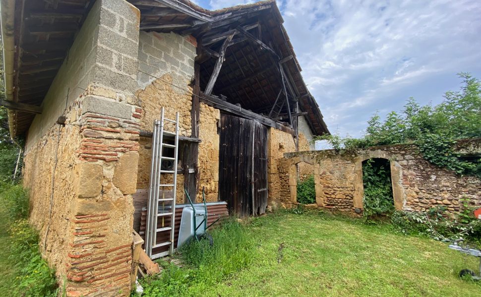 Rare & Unique Farmhouse from the 15C with Guest Annex